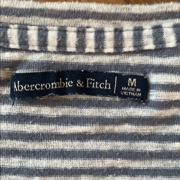 Abercrombie and Fitch long sleeve Medium - Picture 2 of 2